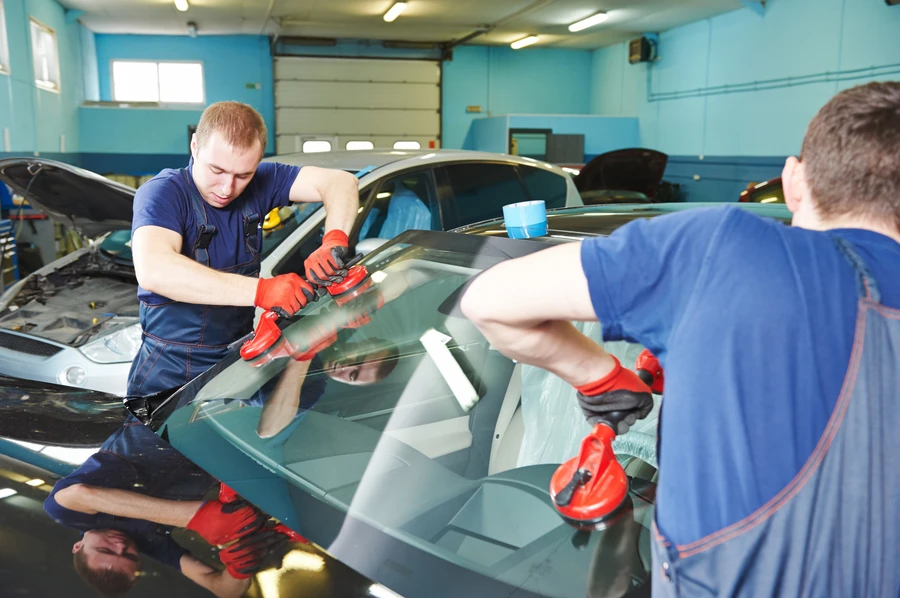 Understanding The Auto Glass Repair Process Step By Step Detroit, MI